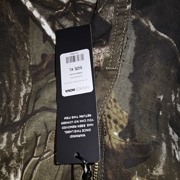 Fashion Nova Women's Woodland Camo Cargo Pants - Picture 4 of 5